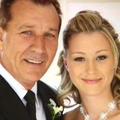 Tania z očetom na poročni dan. (Foto: www.news.com.au)