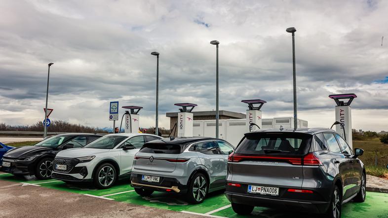 PRIMA električni avti polnjenje doseg ionity
