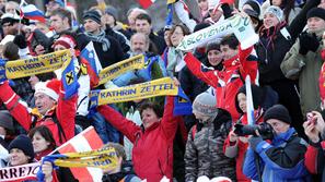 Vstopnina za eno tekmo je za odrasle samo štiri evre. Vabilo velja. (Foto: Grego