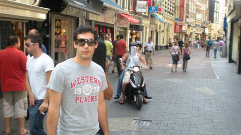 Adel Djutovič uživa na delovnem obisku po Evropi.