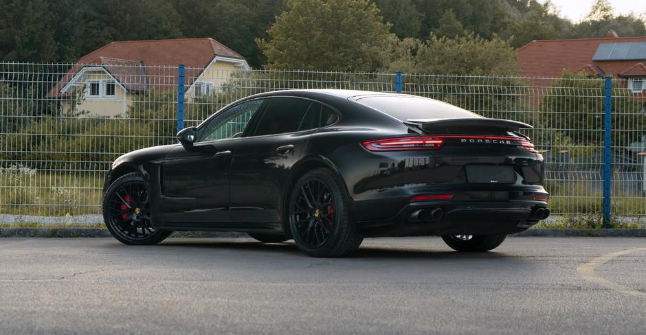 Porsche Panamera 4 Luka Dončić | Avtor: Collecting Cars