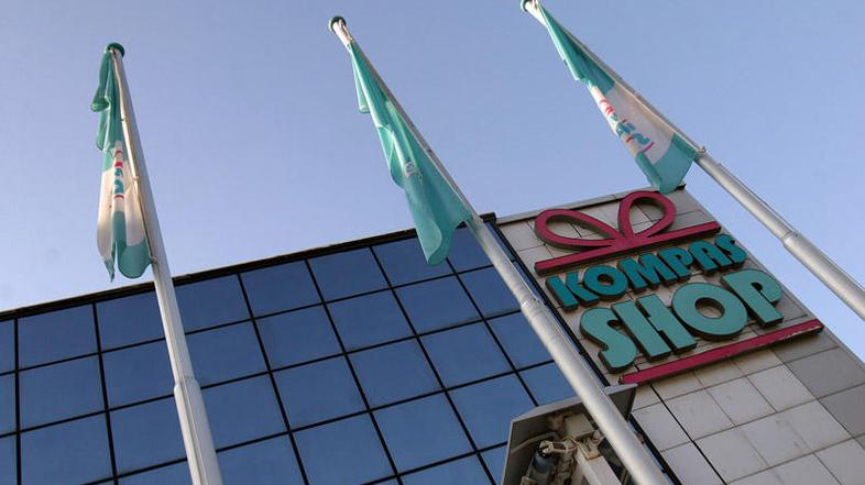 Novi lastnik Kompasa MTS za zdaj ne napoveduje zapiranja svojih trgovin, v kater