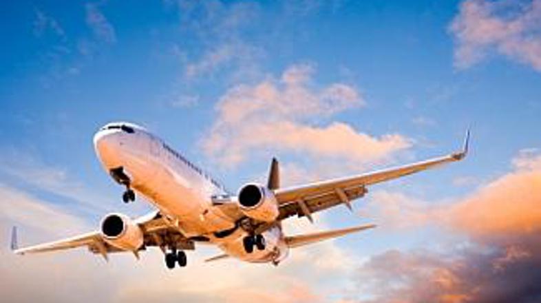 Ob oknu ali ob prehodu?