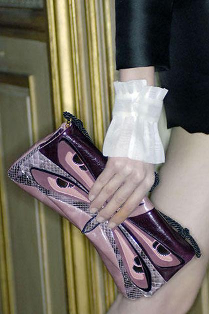 Torbica z motivom metulja? Zelo trendovsko.