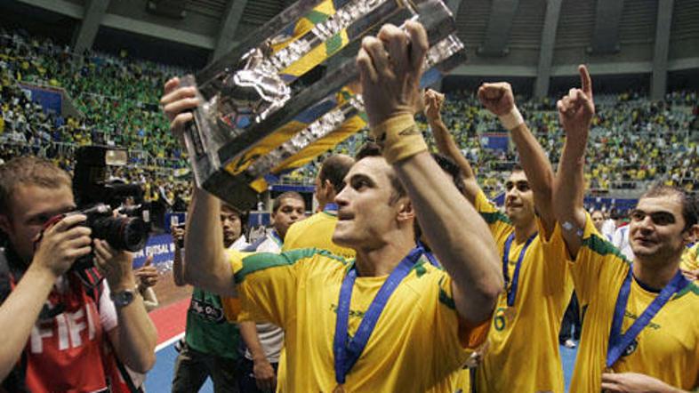 Brazilci so se veselili naslova pred 10.000 fanatičnimi navijači.