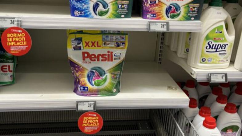 Prazne police, Spar s polic vrgel izdelke Henkel, Persil