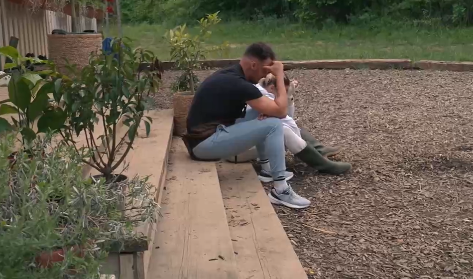 V Kmetiji se je zaiskrilo, tekmovalca že razkrila, da sta izven šova par!