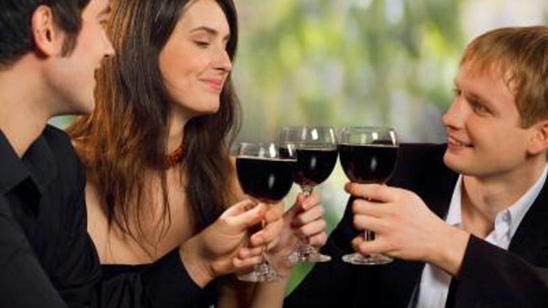 Vino naj bi okrepilo spomine na ne preveč pozitivne trenutke zabave.