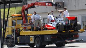 Hamiltonu je v nedeljo odpovedal dirkalnik in izgubil je vodilno mesto. (Foto: R