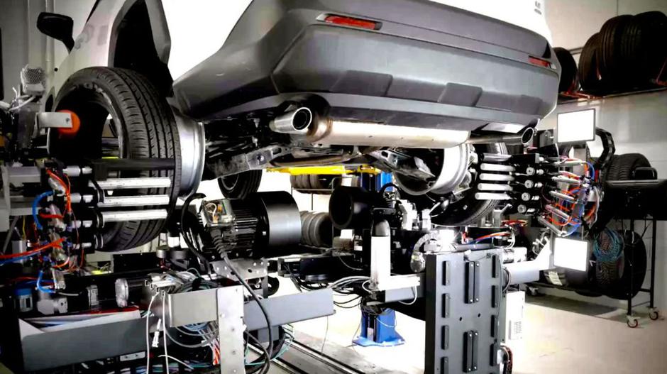 Avtomatska menjava pnevmatik | Avtor: Automatic Tire