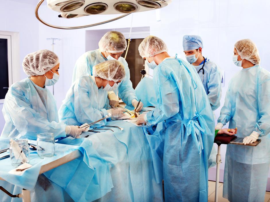operacijska soba, operacija, zdravniki | Avtor: Shutterstock