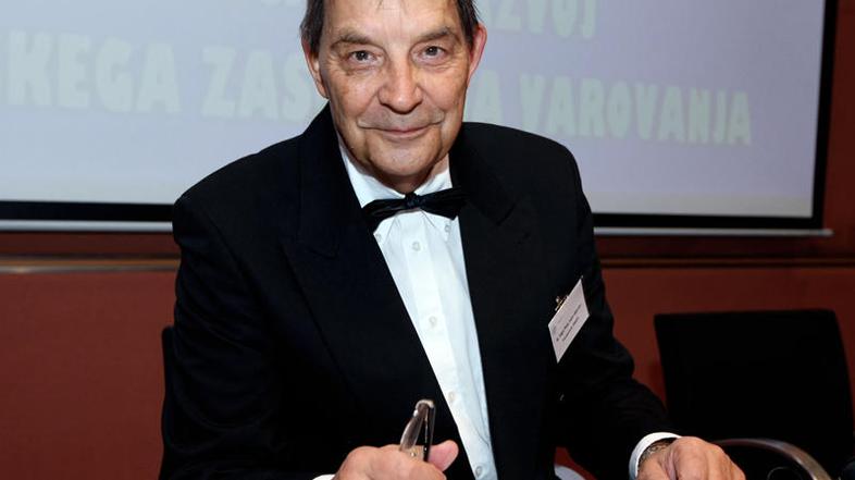 “Pri podjetjih, ki varnostne storitve opravljajo kot svojo postransko dejavnost,