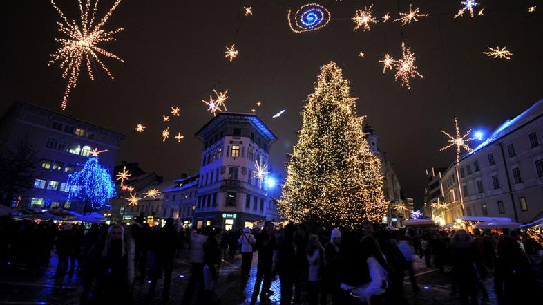 ljubljana 03.12.10, december, veseli december, okrasitev, praznicna Ljubljana, o