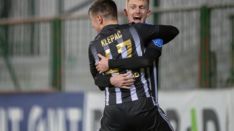 Mihael Klepač, Žan Karničnik