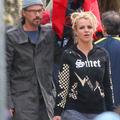 Britney z zaročencem Jasonom. (Foto: Flynet)