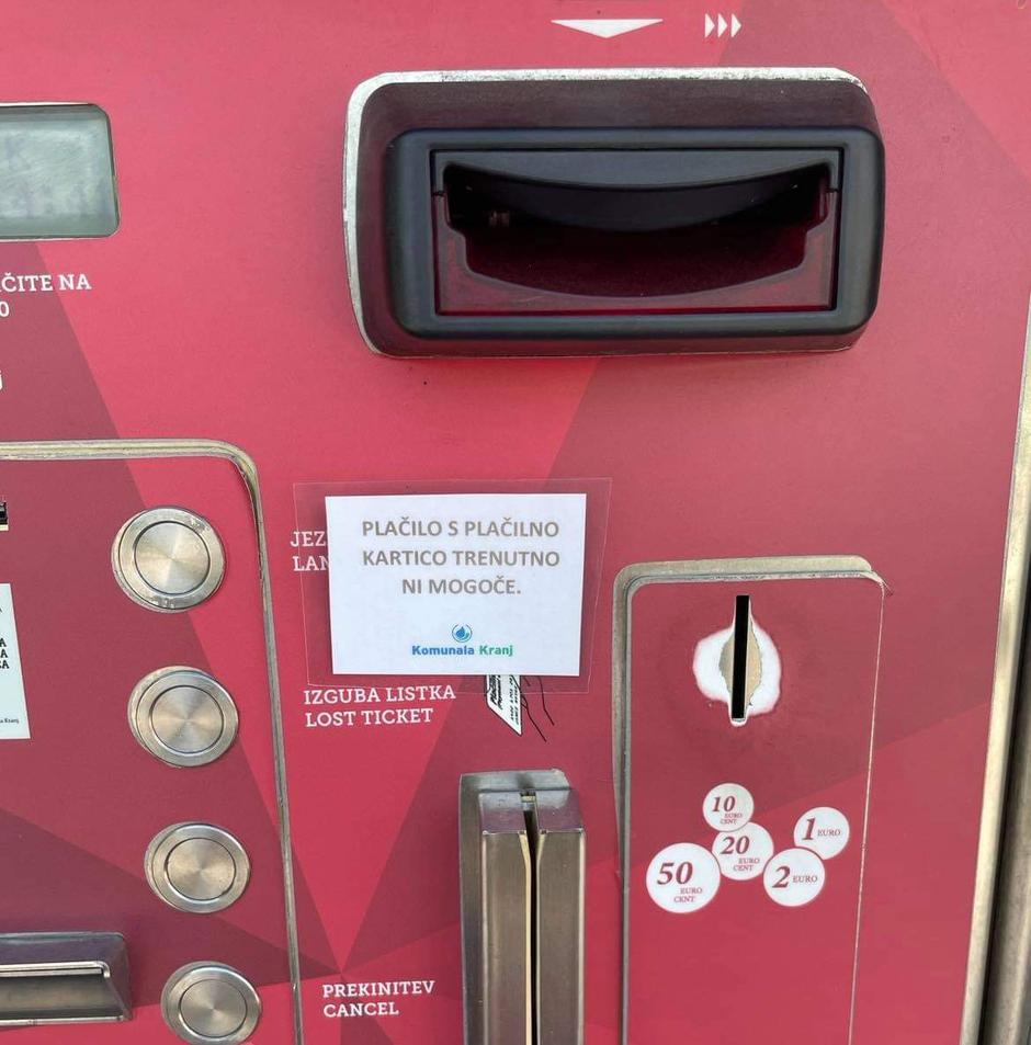 parkomat Kranj pred ZD Kranj | Avtor: bralka iz Kranja