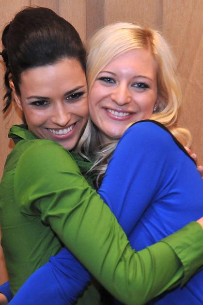 Druga spremljevalka Sandra Marinovi%C4%8D in miss Universe Marika Sav%C5%A1ek