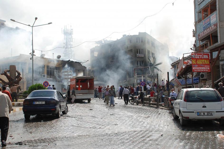 eksplozija, avtomobil, mrtvi