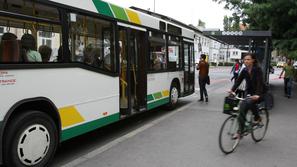Kot kaže, v Ljubljani postajališč za avtobuse ne bodo prestavili z izogibališč n