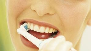 električna zobna ščetka