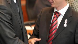 Poslanec SD Dejan Levanič (na sliki levo) pravi, da bo OZS s pooblastilom dobila