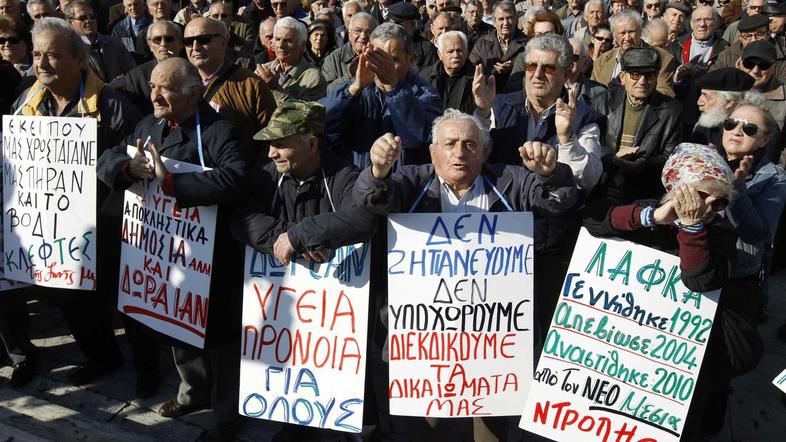 V Grčiji so proti vladnim varčevalnim ukrepom nedavno protestirali upokojenci. (