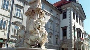 Ljubljanski mestni svet sprejel rekordna proračuna za leti 2008 (317,9 milijona 