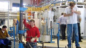 Izdelki Steklarne Rogaška so bili vselej cenjeni, lani je set kozarcev za rdeče 