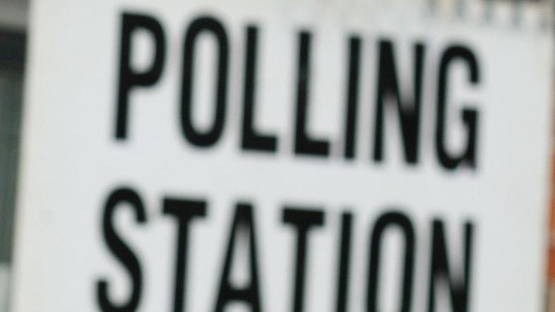 Volišča po Veliki Britaniji so se odprla danes zjutraj. (Foto: Epa)