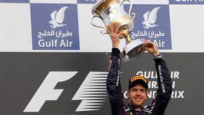 Vettel Sakhir VN Bahrajna Bahrajn Manama dirka Red Bull formula 1 pokal zmaga