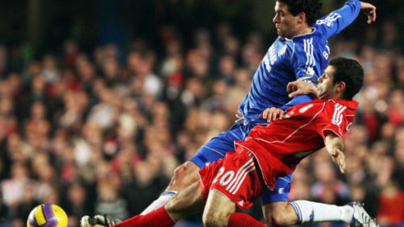 Michael Ballack (Chelsea) in Javier Mascherano (Liverpool)