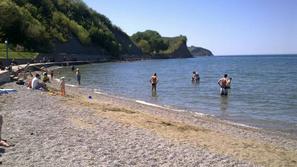 simonov zaliv morje kopalci plaža