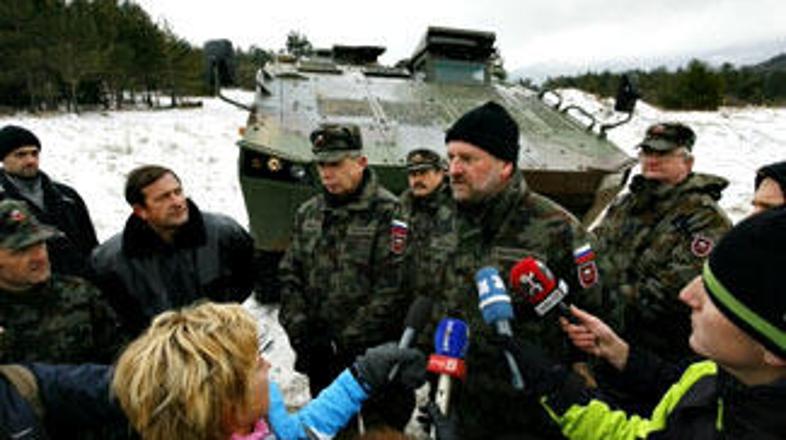 Na Počku poteka predstavitev oklepnikov Patria 8x8.