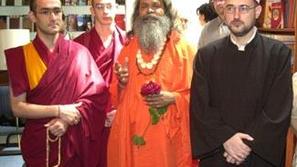 Hindujska verska skupnost je leta 2003 predstavila težave, ki jih je imela z reg