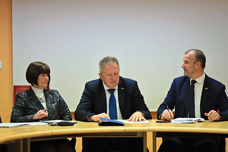 seja Strokovnega sveta za konkurenčno in stabilno poslovno okolje | Avtor: Saša Despot