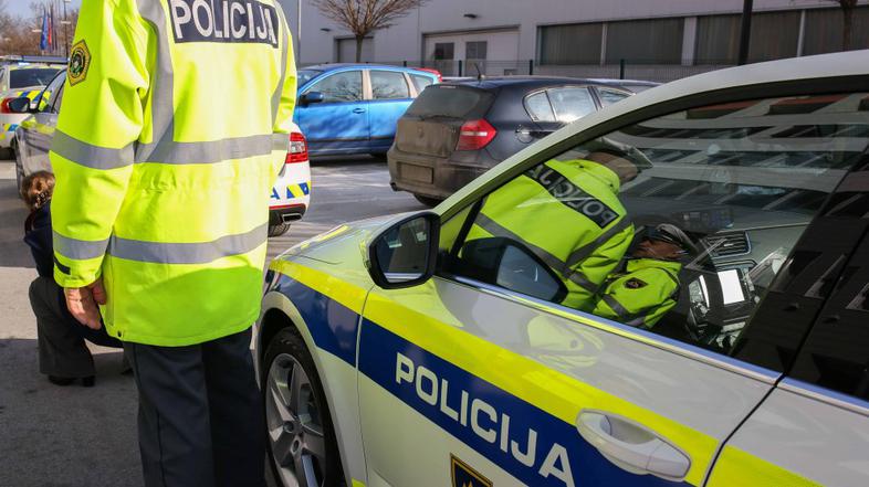 policija