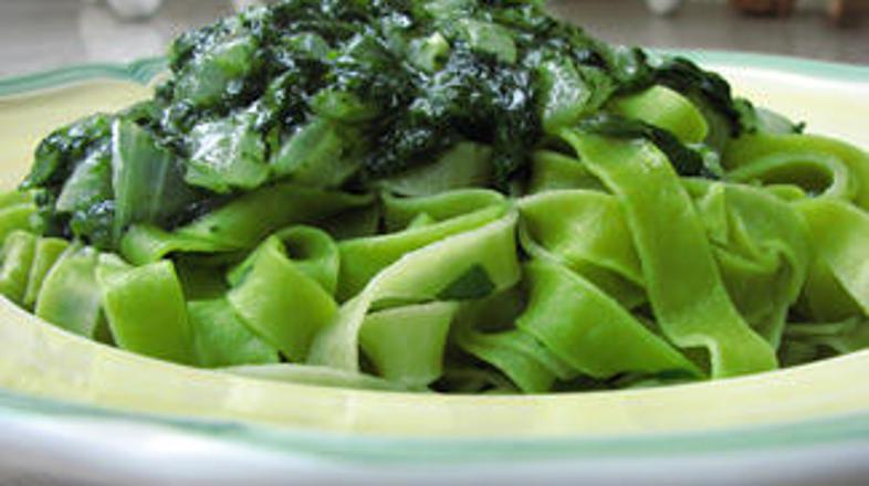 Pri karameliziranju sladkorja pazite, da ne zažgete posode!