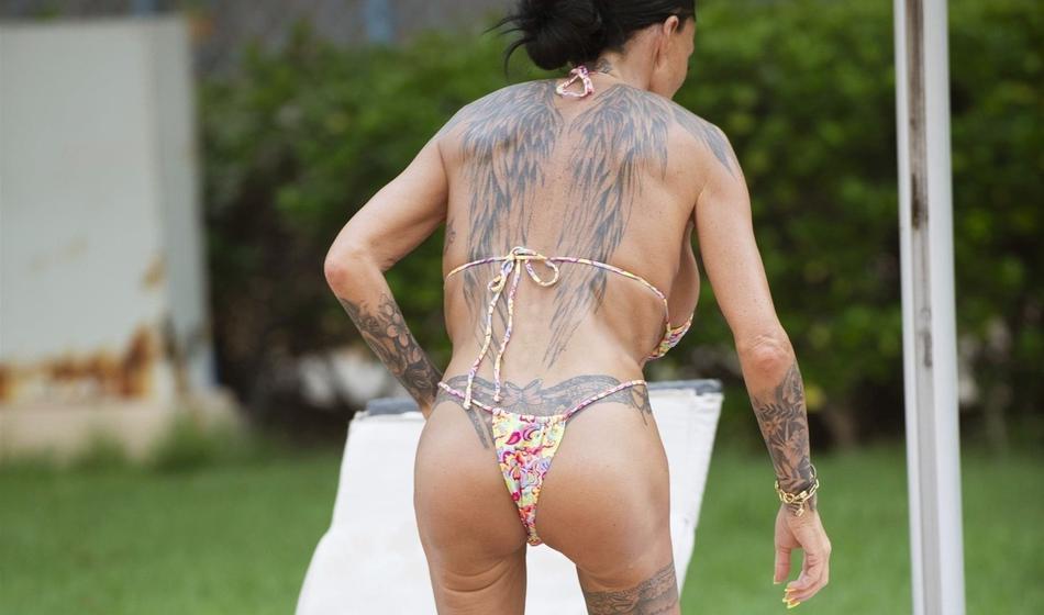 Zvezdnica je za operacije zapravila premoženje, a pogled nanjo je grozljiv