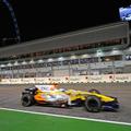 Fernando Alonso (Renault) je prvi zmagovalec nočne dirke v zgodovini svetovnega 