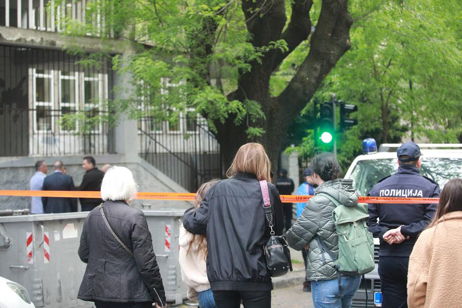 Strelski pohod na osnovni šoli v Beogradu