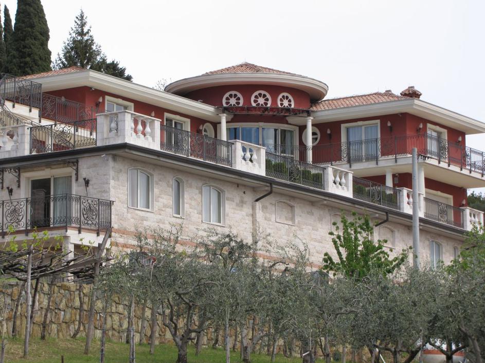 Vila Rajka Hrvatiča 