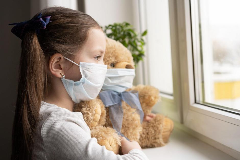 otrok, covid, koronavirus, maska | Avtor: Profimedia