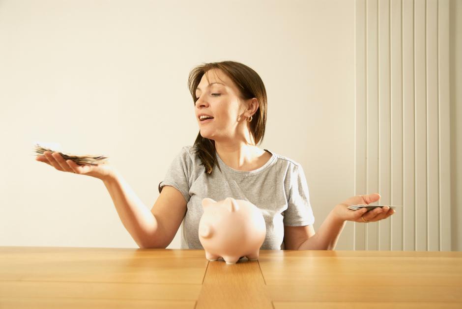 obroki, denar, varčevanje, ženska | Avtor: Profimedia