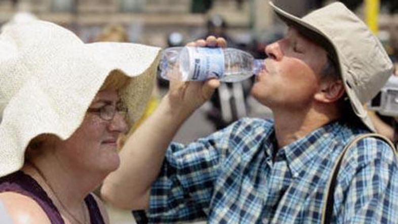 Soncu se je treba izogibati med 10 in 16 uro. Zaščitite se z zaščitnimi kremami 