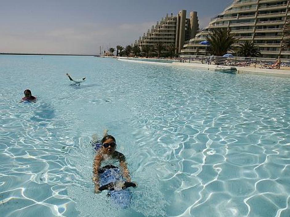 Največji bazen na svetu je v Čilu. A kako dolgo še?