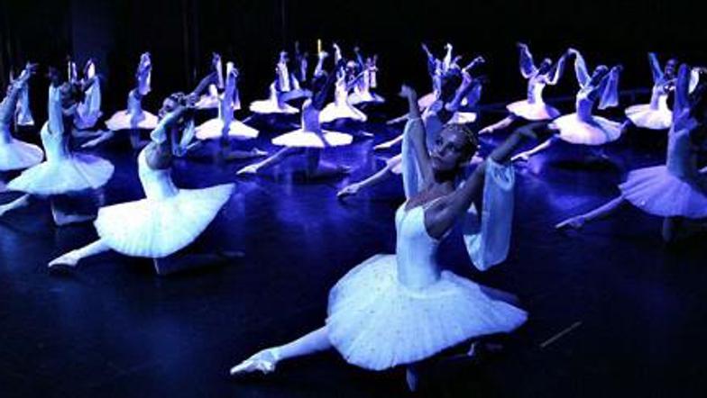 Bajadero, ki traja tri ure in ima dva odmora, si lahko le še danes in jutri. (Fo