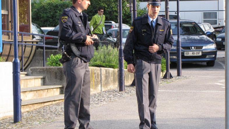 Policija je prijela domnevnega bombaša.