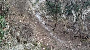 plaz na cesti Zatolmin Čadrg