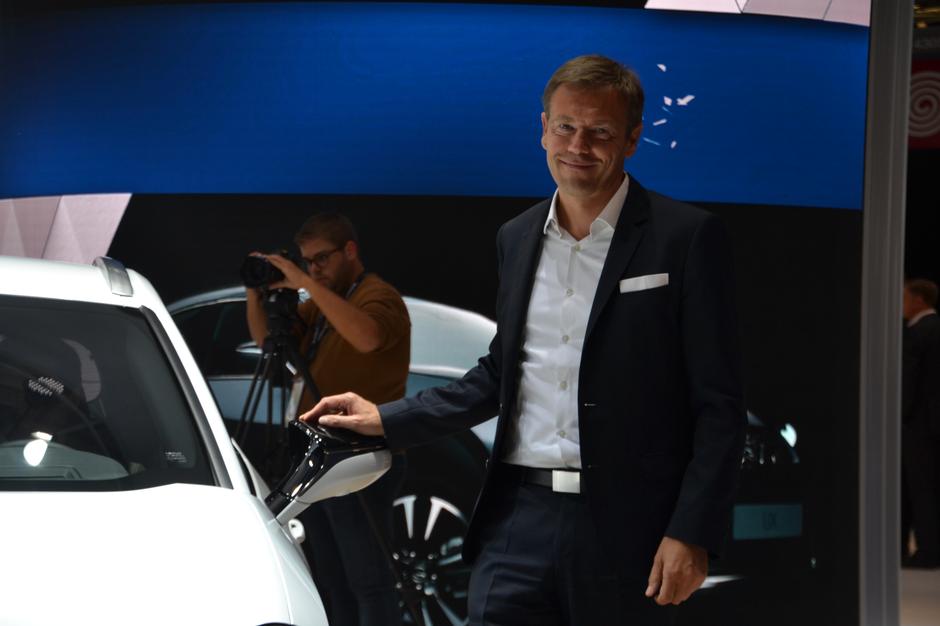 Lexus na avtomobilskem salonu v Parizu | Avtor: Gregor Prebil