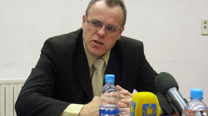 “Prvi vzorci kažejo, da so ta olja zelo prijetna, aromatična, pikantna in grenka